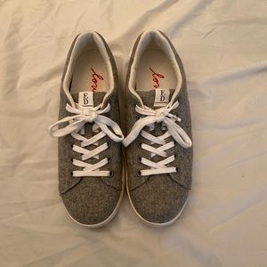 Grey Ellen Tennis Shoes - Size 8.5